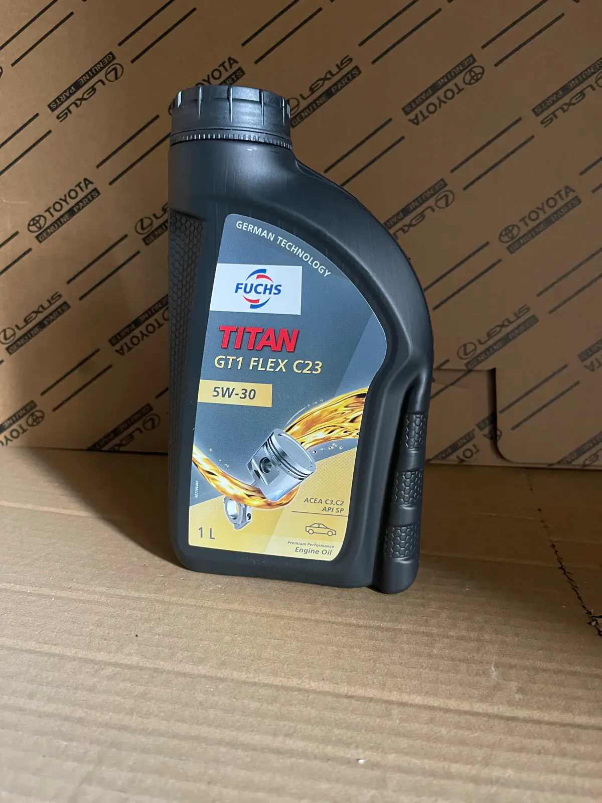 FUCHS Engine Oil