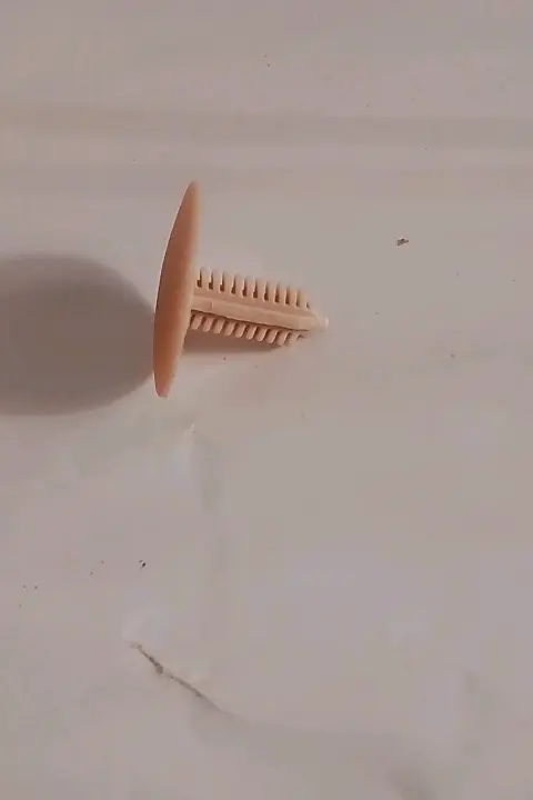 Push-Type Retainer Clip