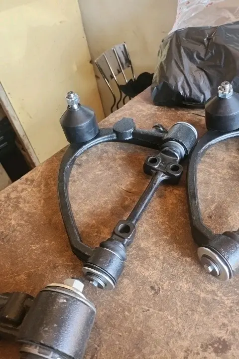 Lower Control Arm and Linkage Kit