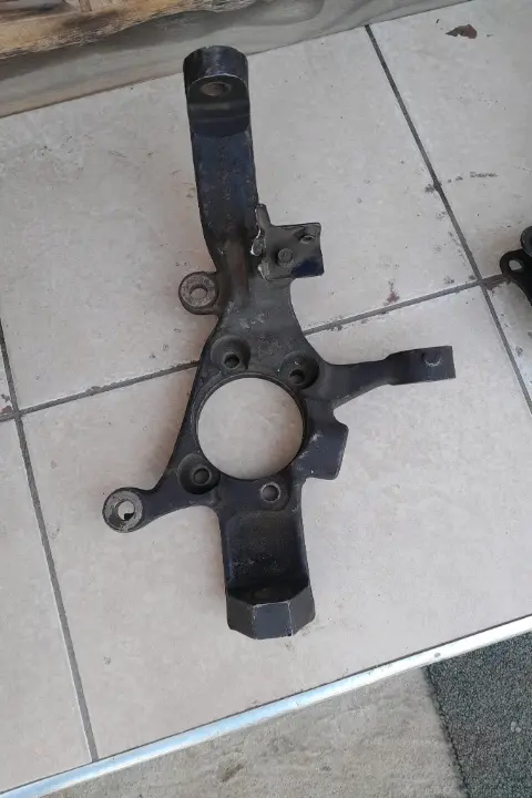 Stub axle