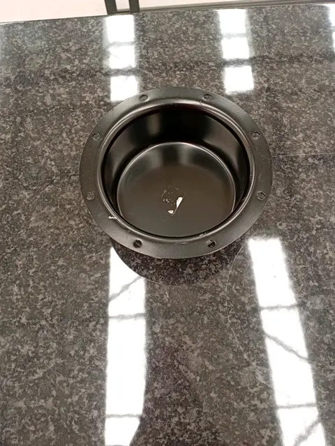 hub cap  8 wholes