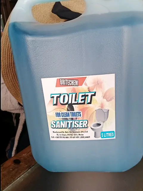 BRITECHEM Toilet Sanitiser