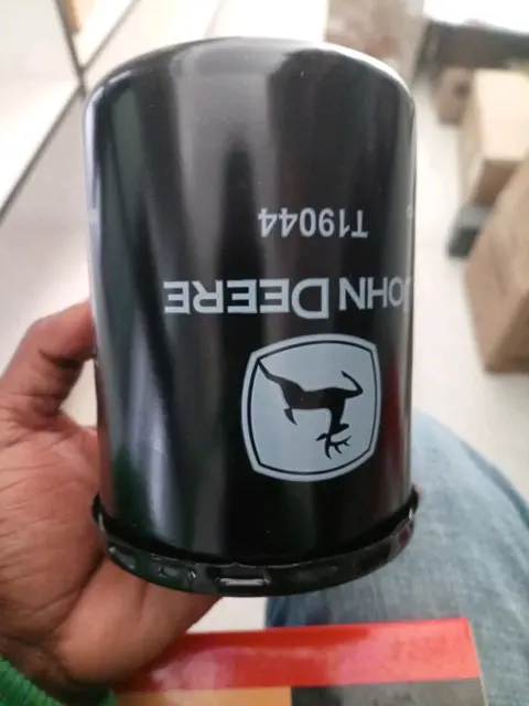 JOHN DEERE Oil Filter