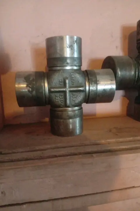 Universal Joint Cross