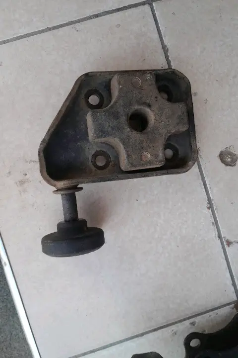Rear Shock Holder for Caravan