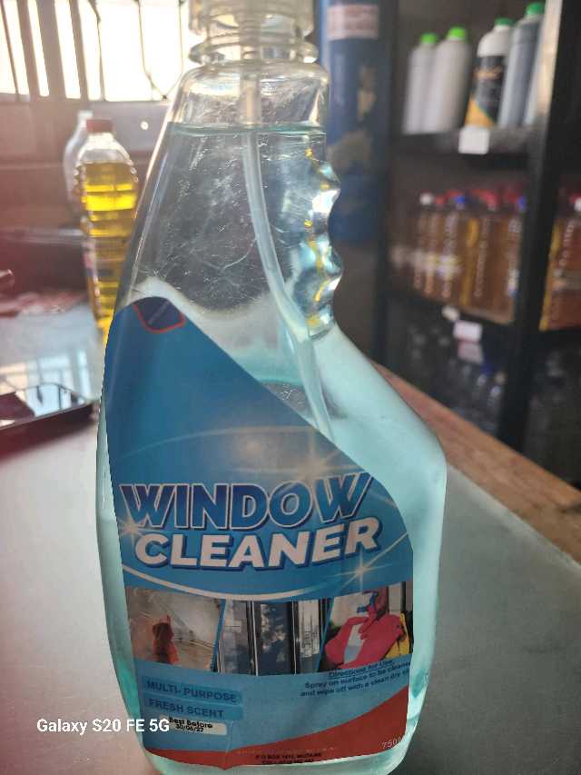 window cleaner