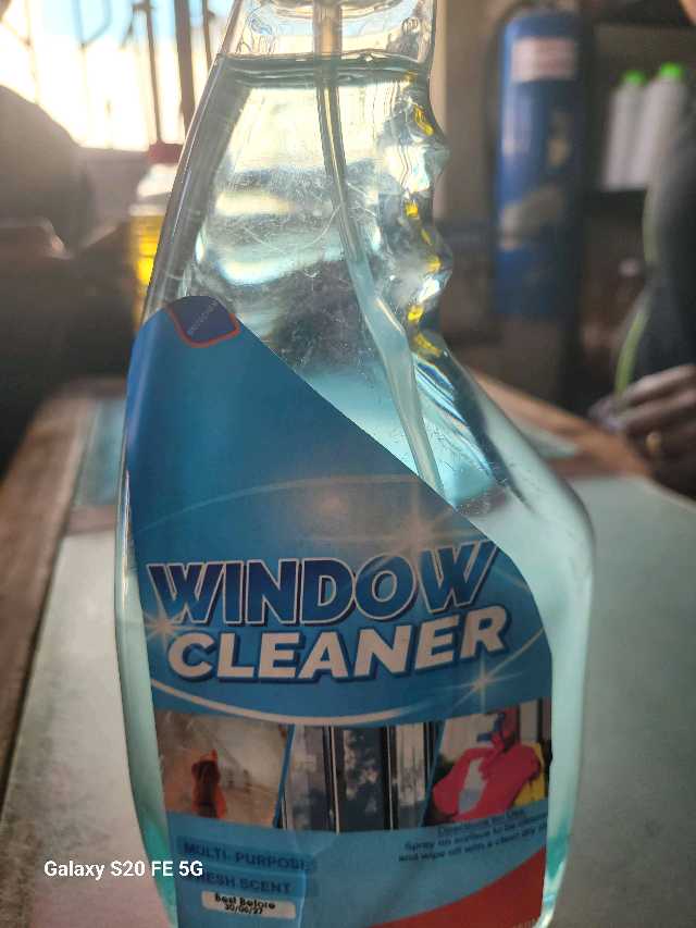window cleaner