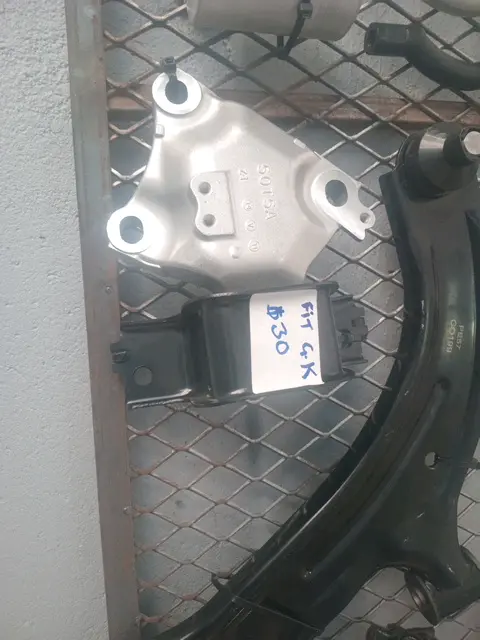 Engine Mount 